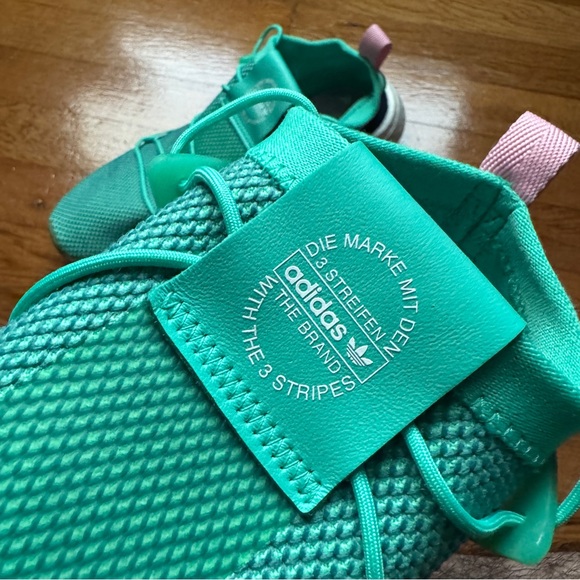 Womens Adidas Boost Shoes - Picture 6 of 9